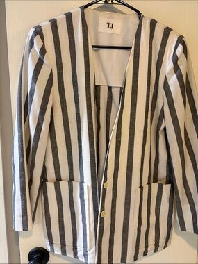 T&J Designs Vertical Stripe Open-Front Blazer in White and Gray